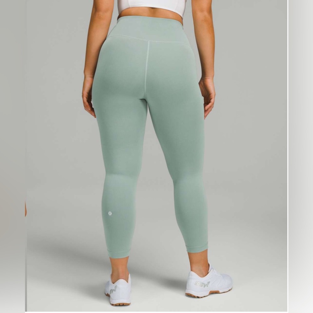 Lululemon Wunder Train Contour Fit High-Rise Crop 23"
Misty Glade Sz 8